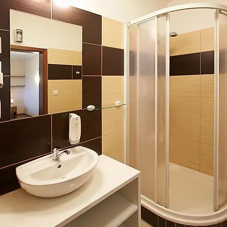 Horse Riding - Jezdecky Areal בית חווה *