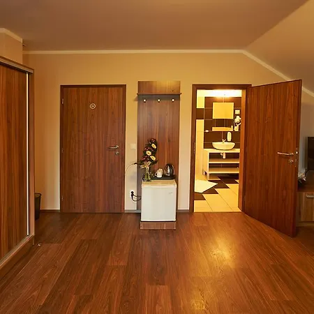 בית חווה Horse Riding - Jezdecky Areal Tršice