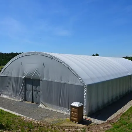 Horse Riding - Jezdecky Areal בית חווה Tršice