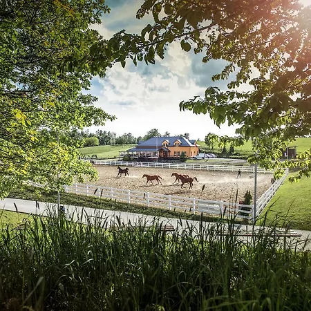 בית חווה Horse Riding - Jezdecky Areal