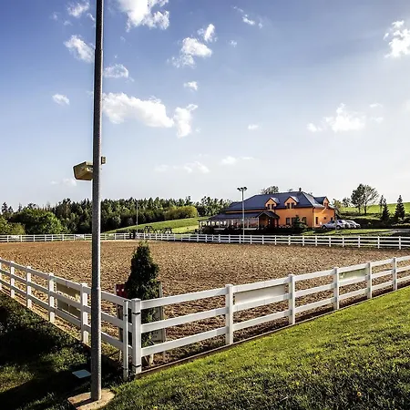 בית חווה Horse Riding - Jezdecky Areal