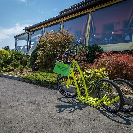 בית חווה Horse Riding - Jezdecky Areal