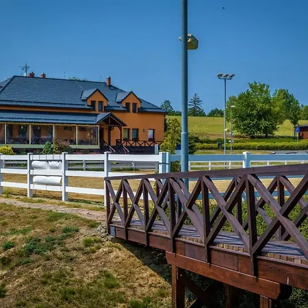 בית חווה Horse Riding - Jezdecky Areal